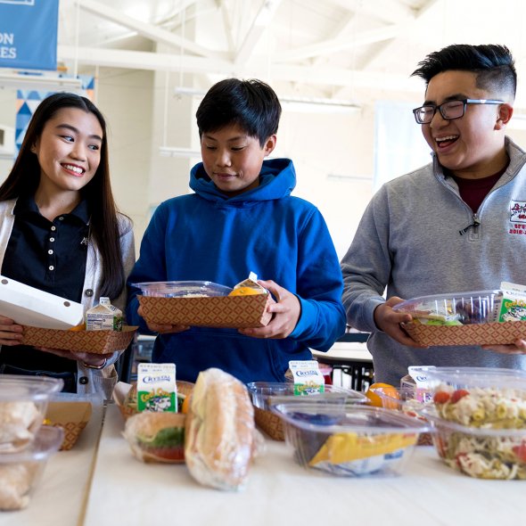 Students choose their school lunch