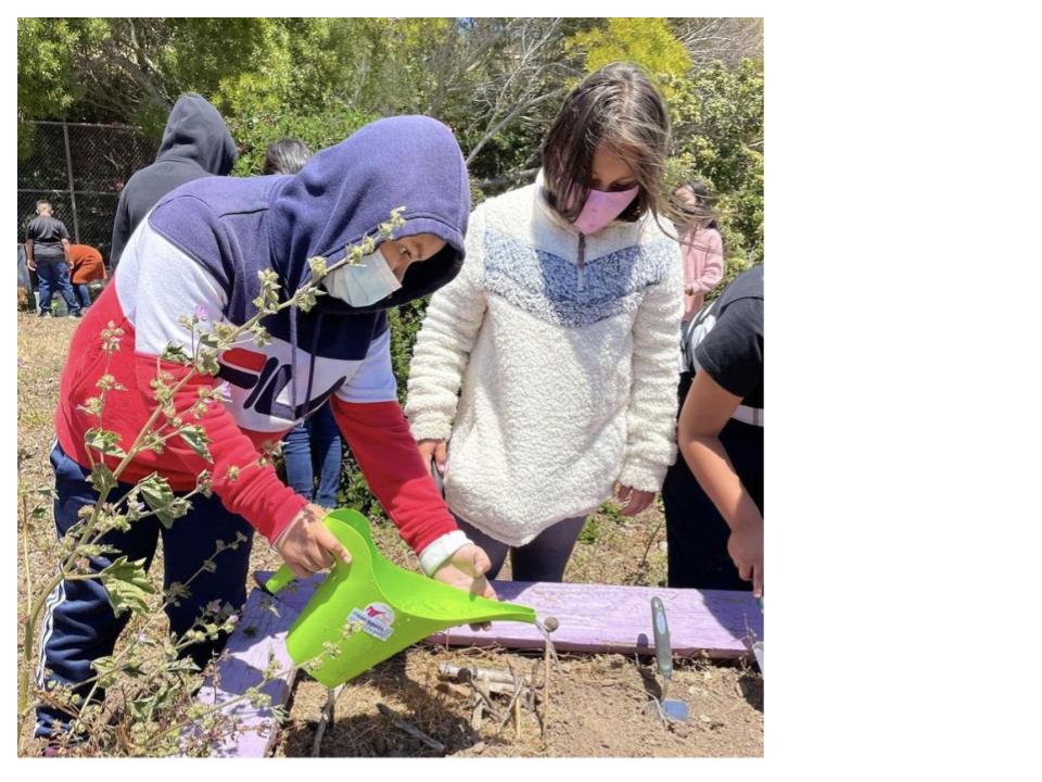 children gardening