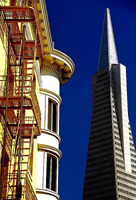 "San Francisco - Transamerica Building & Fire Escapes" by David Paul Ohmer is licensed under CC BY 2.0.