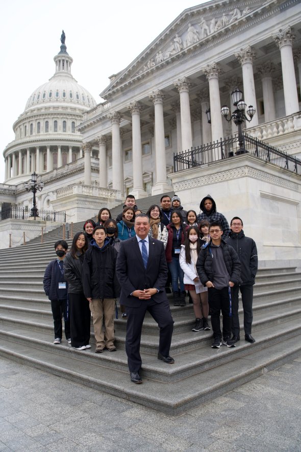 Lincoln HS 11th and 12th graders with Senator Alex Padilla in Washington D.C.
