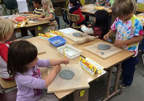 Students make ceramics